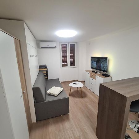 Ferienwohnung Apartma Sasko Izola Exterior foto