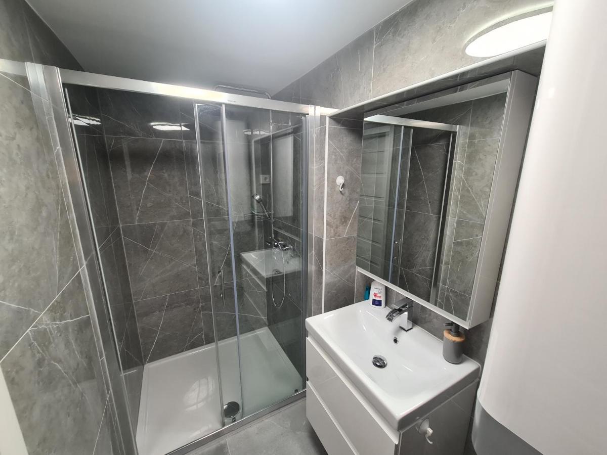 Ferienwohnung Apartma Sasko Izola Exterior foto